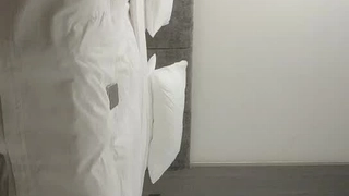 下一篇中文字幕人妻-快餐豪哥1500约炮粉逼艺校兼职妹逼太紧几分钟就把哥搞射了的!