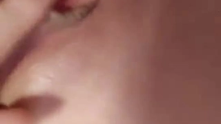 拖鞋家居日韩AV-白皙皮肤呆萌小姐姐！情趣耳朵抓屌吸吮！头套男怼着骚穴猛操，骑乘姿势打桩机，无套内射。