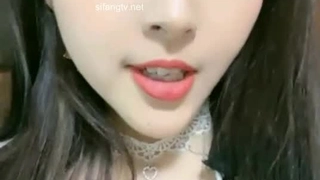 赛琳娜的黄金完整翻译版中文-直播 火辣身材的娜扎【沙滩上的贝壳酱】!